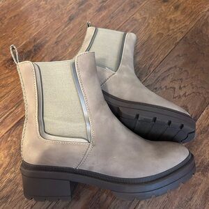 Rocket Dog Women's Ankle Boots in Taupe